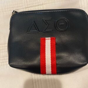 Black purse small - gently loved (Db)